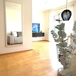 George 2 Zi-appartement