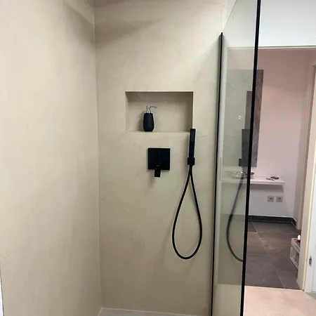 George 2 Zi-appartement